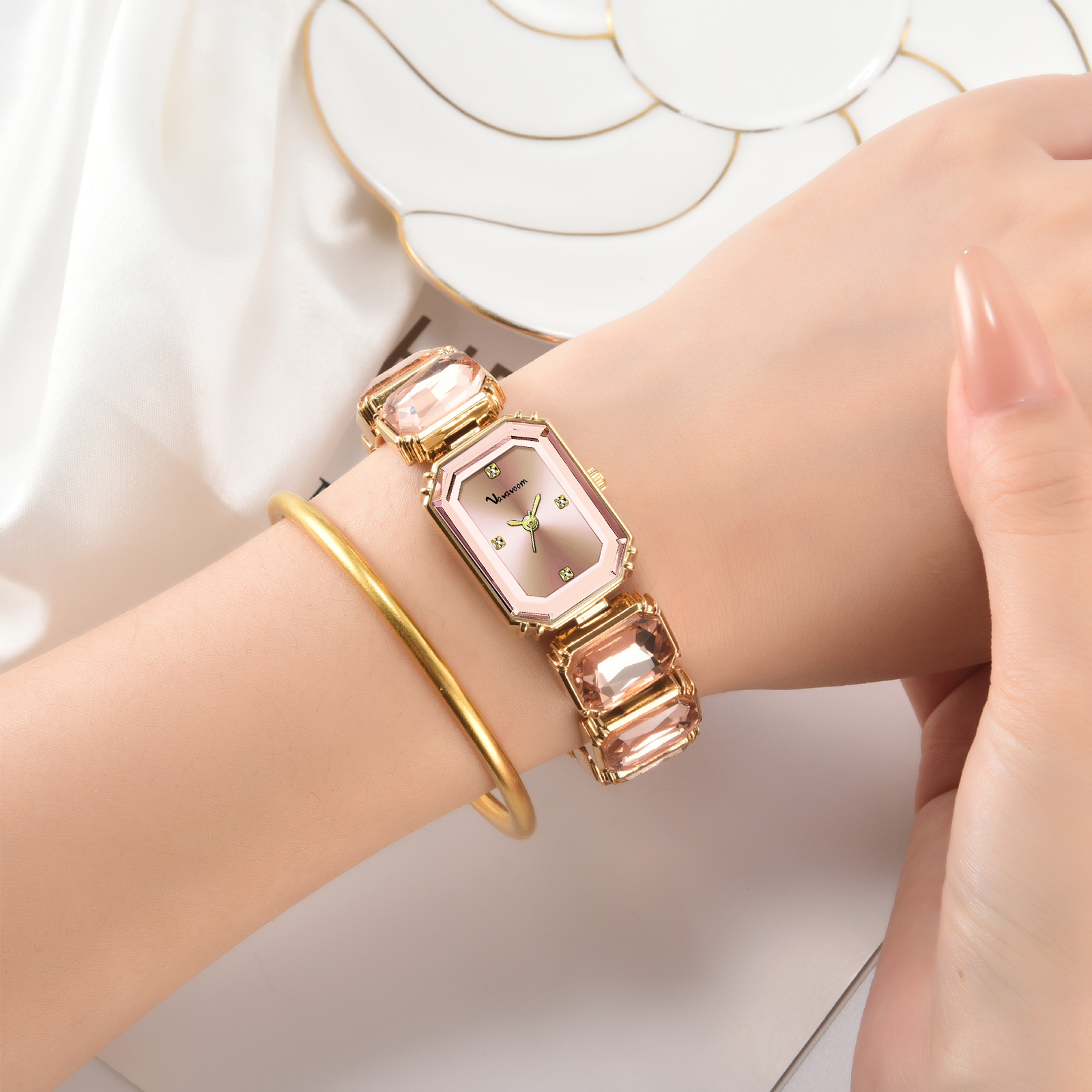2025 New Women Watches Luxury  - огляд і ціна Anti-Magnetic Watch